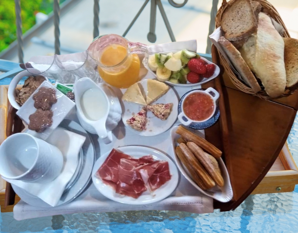 H1 DESAYUNOS CON PRODUCTOS FRESCOS Y REPOSTERÍA TRADICIONAL (2)